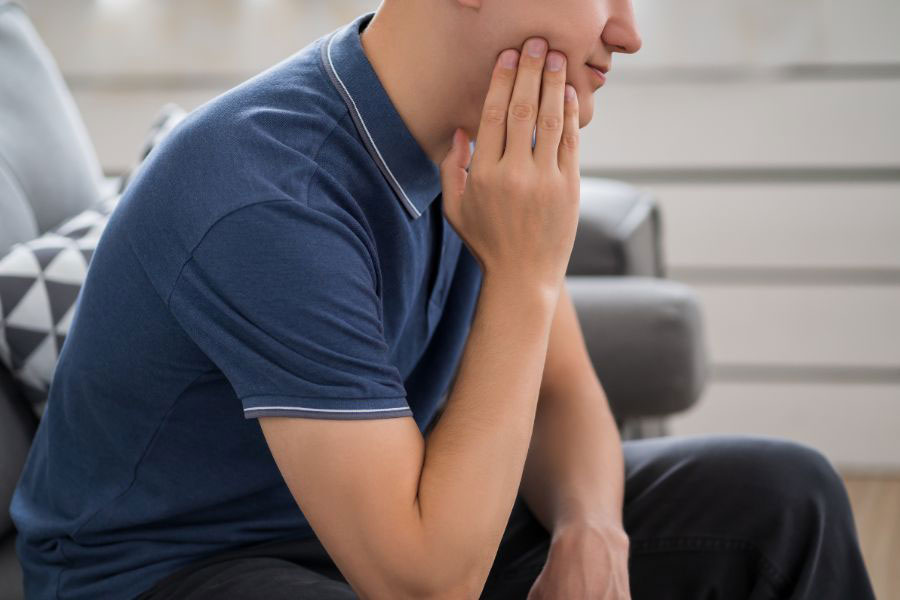 What helps wisdom teeth growing pain